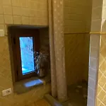 Mini Nonna Nella Lägenhet